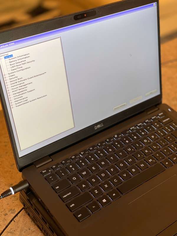 Dell Latitude 5300 13.3-inch QuadCore i5-8665U 8GB RAM 512GB SSD Windows 11 Pro Office 2021