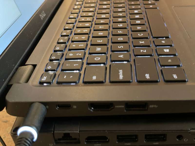 Dell Latitude 5300 13.3-inch QuadCore i5-8665U 8GB RAM 512GB SSD Windows 11 Pro Office 2021