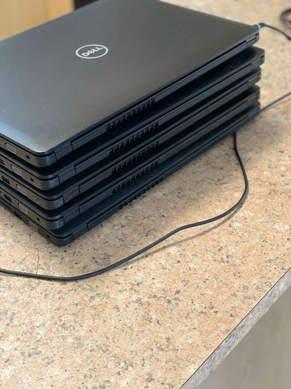 Dell Latitude 3580 15.6-inch DualCore i3-6600U 8GB RAM 256GB SSD Win 11 Pro Laptop Free 64GB Stick