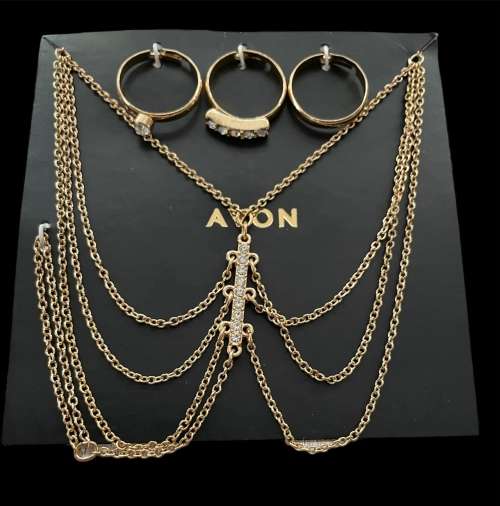 Avon Necklace & Ring set