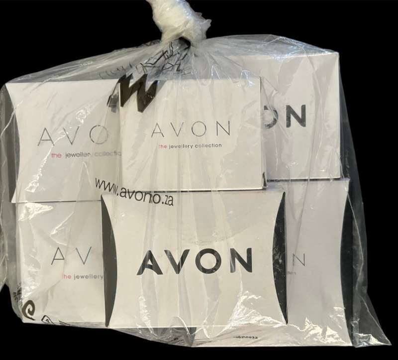 Avon Ladies Jewellery Lot of 6
