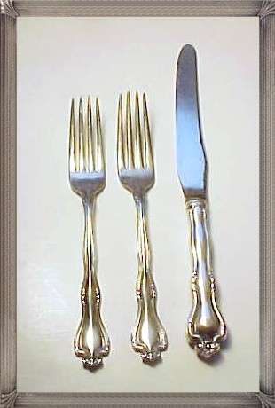 1847 ROGERS BROS FANUIL-2 DINNER FORKS-1 DINNER KNIFE