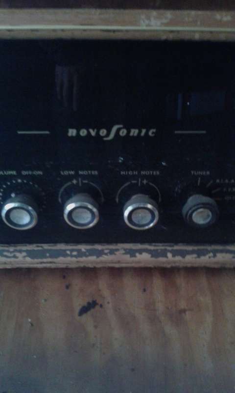 Vintage Phillips radio not working.Collection only.