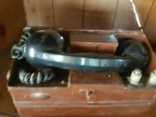 2 x Old SANDF Telephones.Not working.Pick up only.