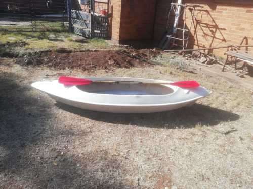 Canoe and spores and life jacket.Pick up only.