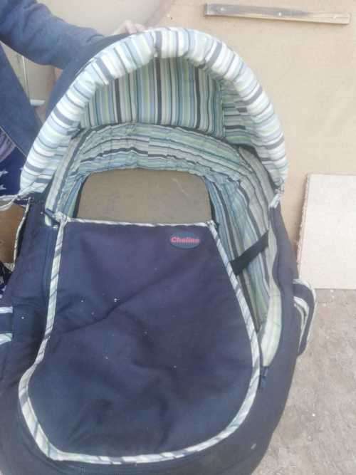 Baby carry cot.No matress.Pick up only in Pretoria