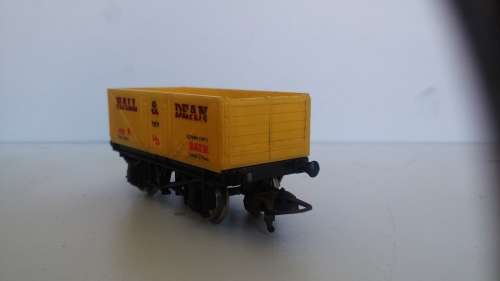 Lima Ho wagons