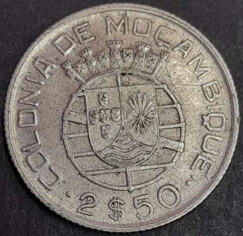 Mocambique 2.5 Escudus 1951 ( 3.5 g ) .65 Silver