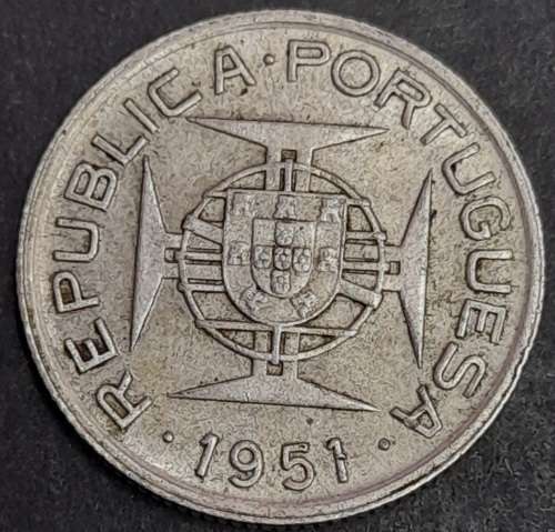 Mocambique 2.5 Escudus 1951 ( 3.5 g ) .65 Silver
