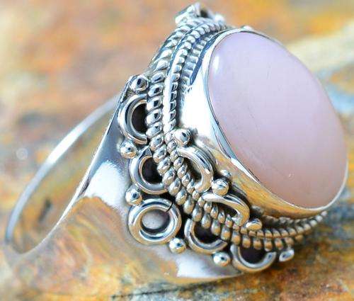 Gorgeous Size 9,25 Solid Silver and Pink Opal ring...