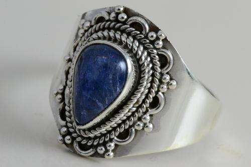 Gorgeous Solid Silver Rough Tanzanite ring...