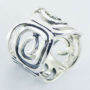 Gorgeous Size 7 Solid Sterling Silver Ring