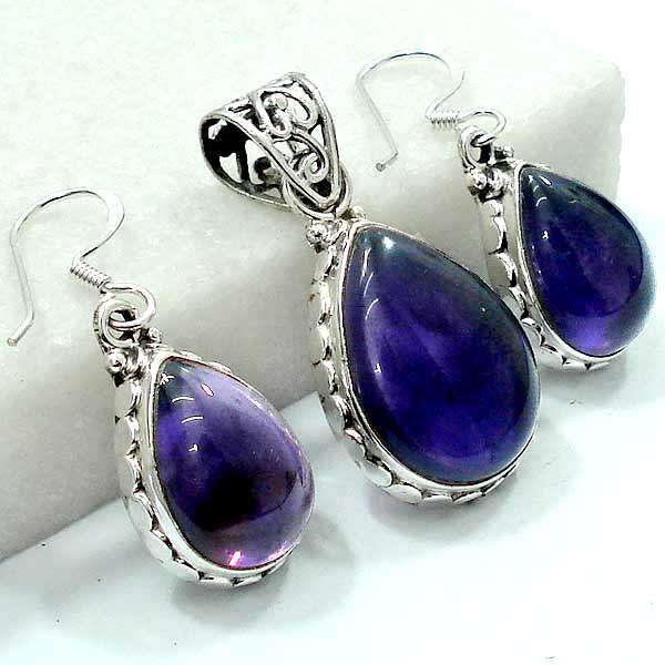 Exquisite Sterling Silver Amethyst Earrings & Pendant...