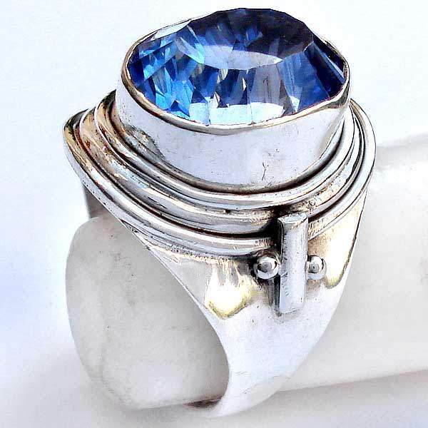 Gorgeous Solid Silver Blue Mystic Topaz ring...