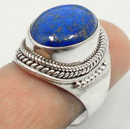Gorgeous Solid Silver Lapis Lazuli ring...