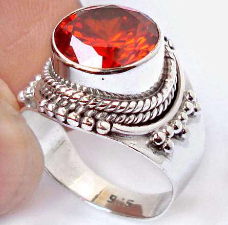 Gorgeous Size 6,25 Solid Silver Spicy Topaz ring...