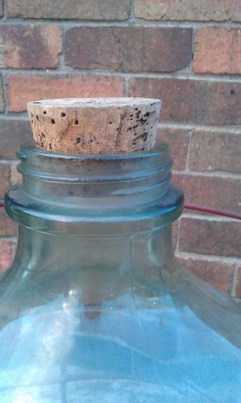 Large class demijohns with cork