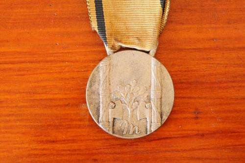 Italian Medal of Honour for Mothers of Large Families (Unione Fascista Famiglie Numerose Medaglia)