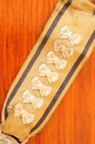 Italian Medal of Honour for Mothers of Large Families (Unione Fascista Famiglie Numerose Medaglia)
