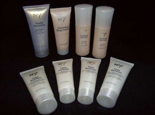 BOOTS NO 7 LOT OF 8 NEW ITEMS TOTAL RENEWAL / BATH SOAK