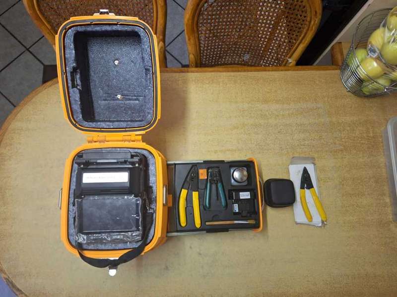 Optic fiber fusion splicer machine only 90 splicing`s made