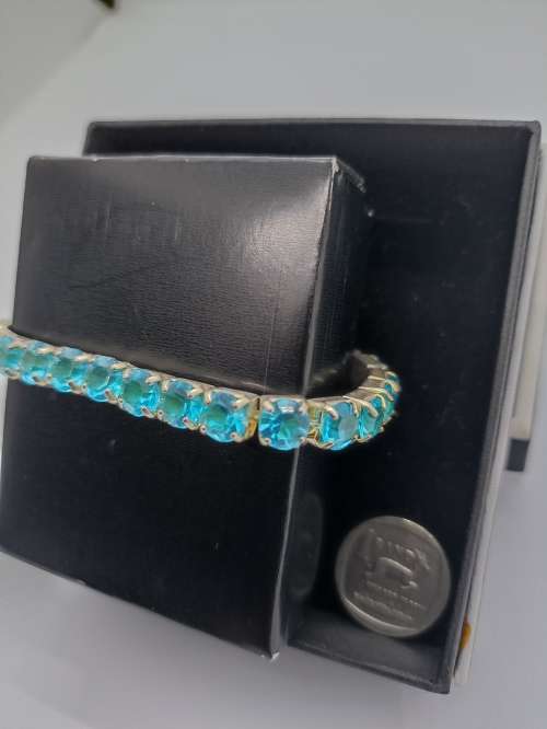 Bracelets X 3 : Turquoise (Aqua) Stones with elastic
