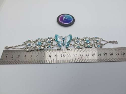 Bracelet : Vintage : Silver Plated and Turquoise Stones Butterfly Centre Piece