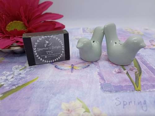 VINTAGE : Papyrus Salt and Pepper Set - Doves