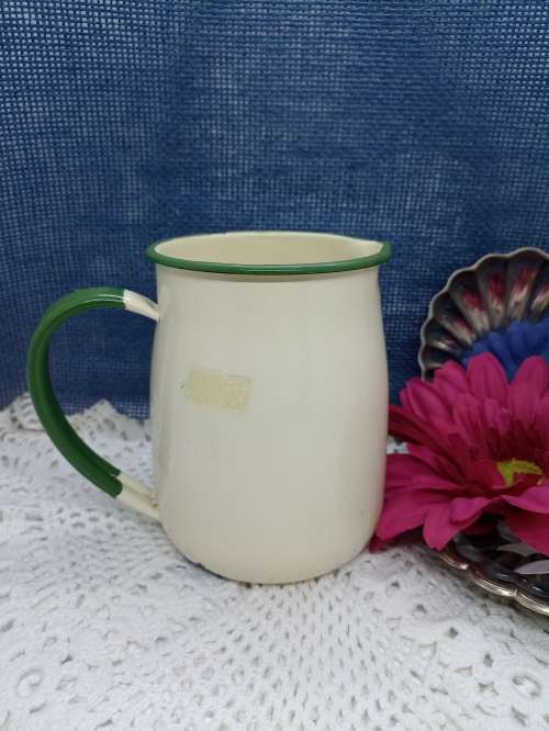 VINTAGE : Cream Enamel Jug
