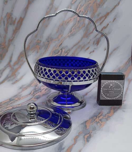 VINTAGE : Stunning silver-tone jam/sugar bowl (cobalt blue glass with silver tone stand)