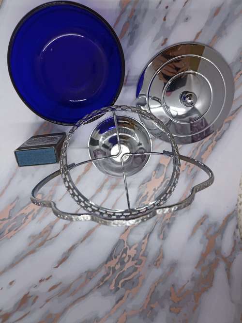 VINTAGE : Stunning silver-tone jam/sugar bowl (cobalt blue glass with silver tone stand)