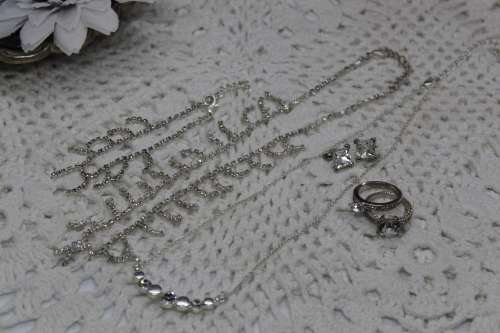 NEW : Lot of 6 Jewellery pieces : LOTS of BLING! Perfect for Matric Farewell!