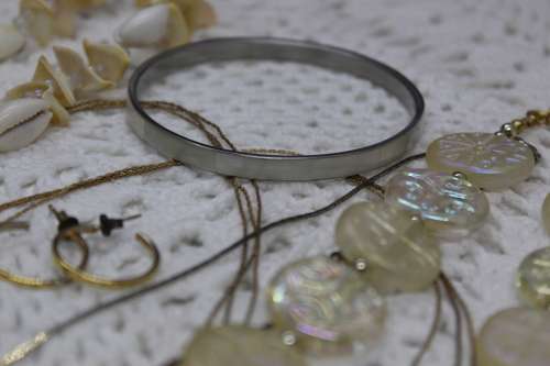 VINTAGE : Lot of 7 Jewellery pieces