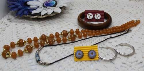 VINTAGE and NEW : Lot of 6 Jewellery pieces