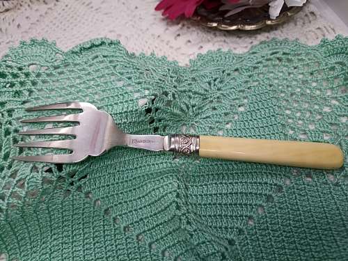 ANTIQUE : Silver Plated Fish Cutlery with hallmarked silver collar 1895 Sheffield celluloid handles