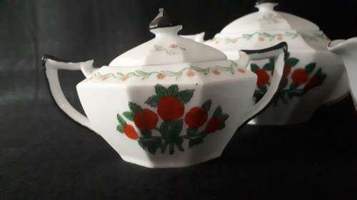 Five Roses Tea Set