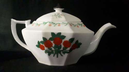 Five Roses Tea Set