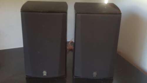 YAMAHA NS 333 BOOKSHELF SPEAKERS