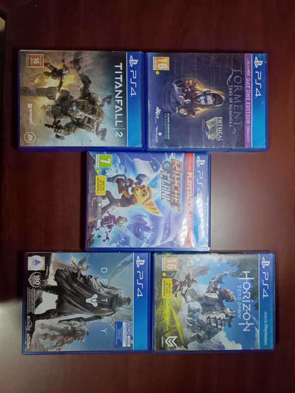PS 4 Games Bundle - 5x PS4 Physical Discs - In good working condition