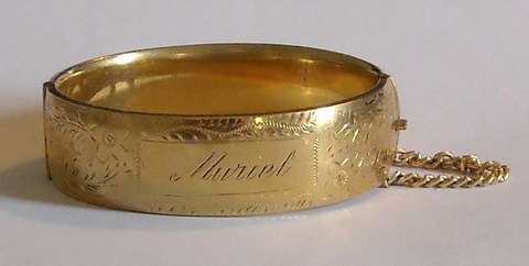 BEAUTIFUL 9ct GOLD METAL CORE BANGLE