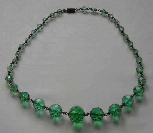 VINTAGE ART DECO FACETED GRADUATED GREEN CRYSTAL  BEADS