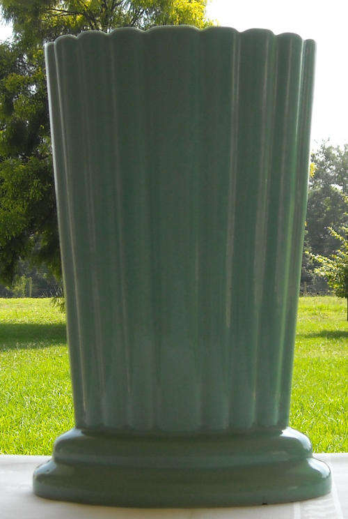 LARGE LIGHT GREEN LUCIA VASE