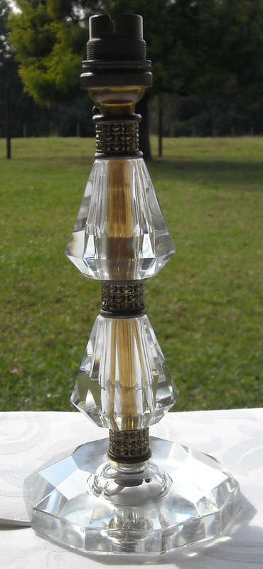 BEAUTIFUL  GLASS TABLE LAMP