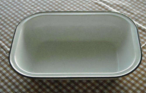 LARGE WHITE ENAMEL DISH WITH BLACK TRIM