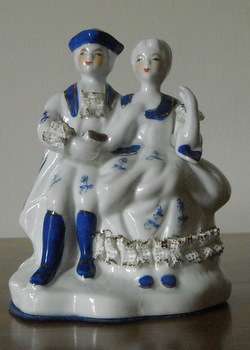 BEAUTIFUL PORCELAIN ORNAMENT