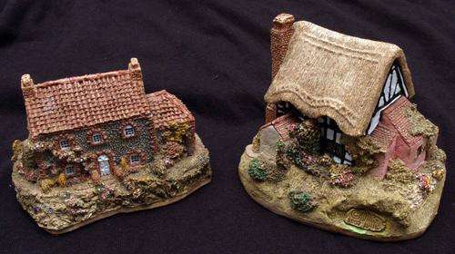 Lilliput Lane Bay View & Magpie Cottage - from the 1980s
