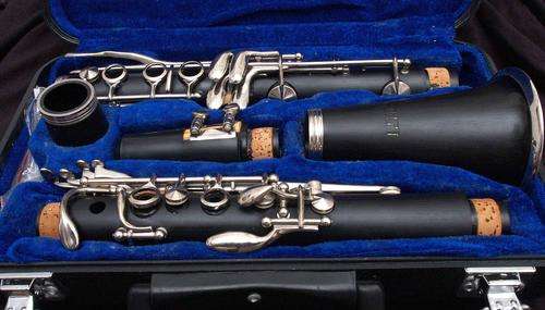 Clarinet & case - great condition!