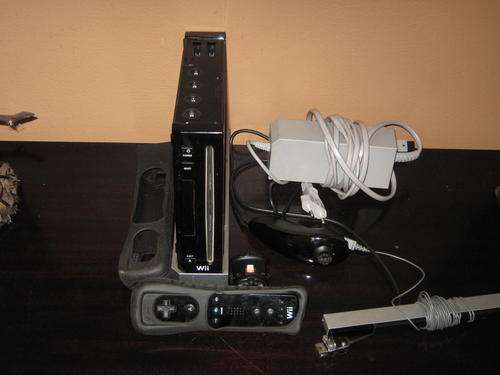 BLACK NINTENDO WII CONSOLE