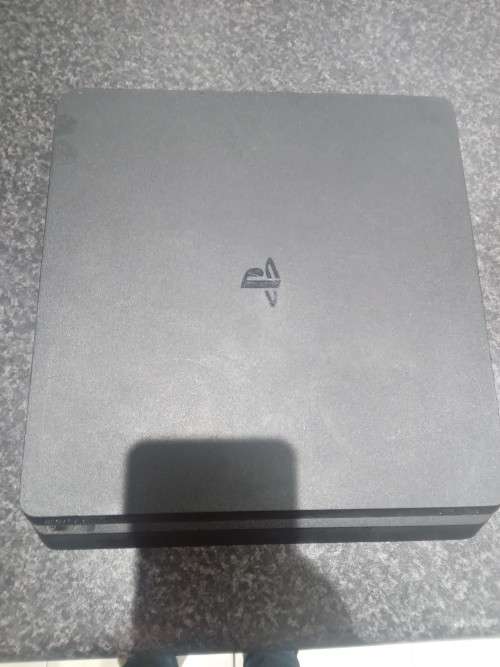 PS4 CONSOLE BUNDLE