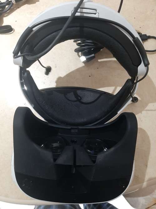 PS VR HEADSET BUNDLE